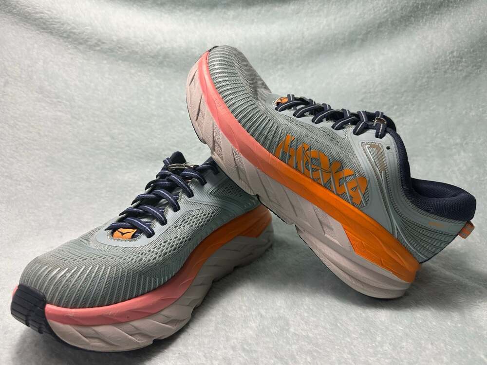 Bundle 2 shoes Hoka One One Bondi 7 Women's Size 7D Wide Running Shoes Grey Oran